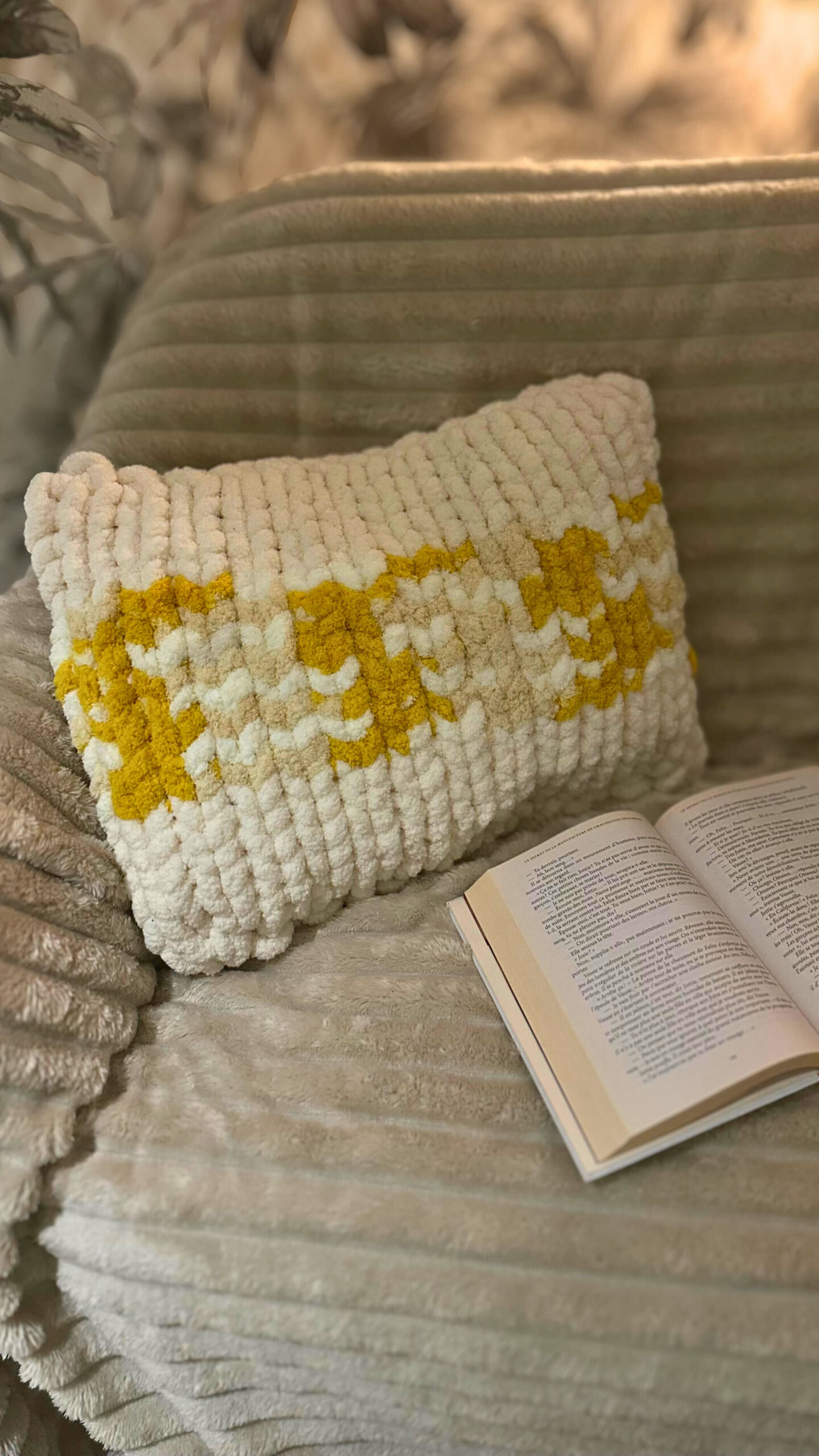 Coussin Blanc crème et Sunshine – Image 2