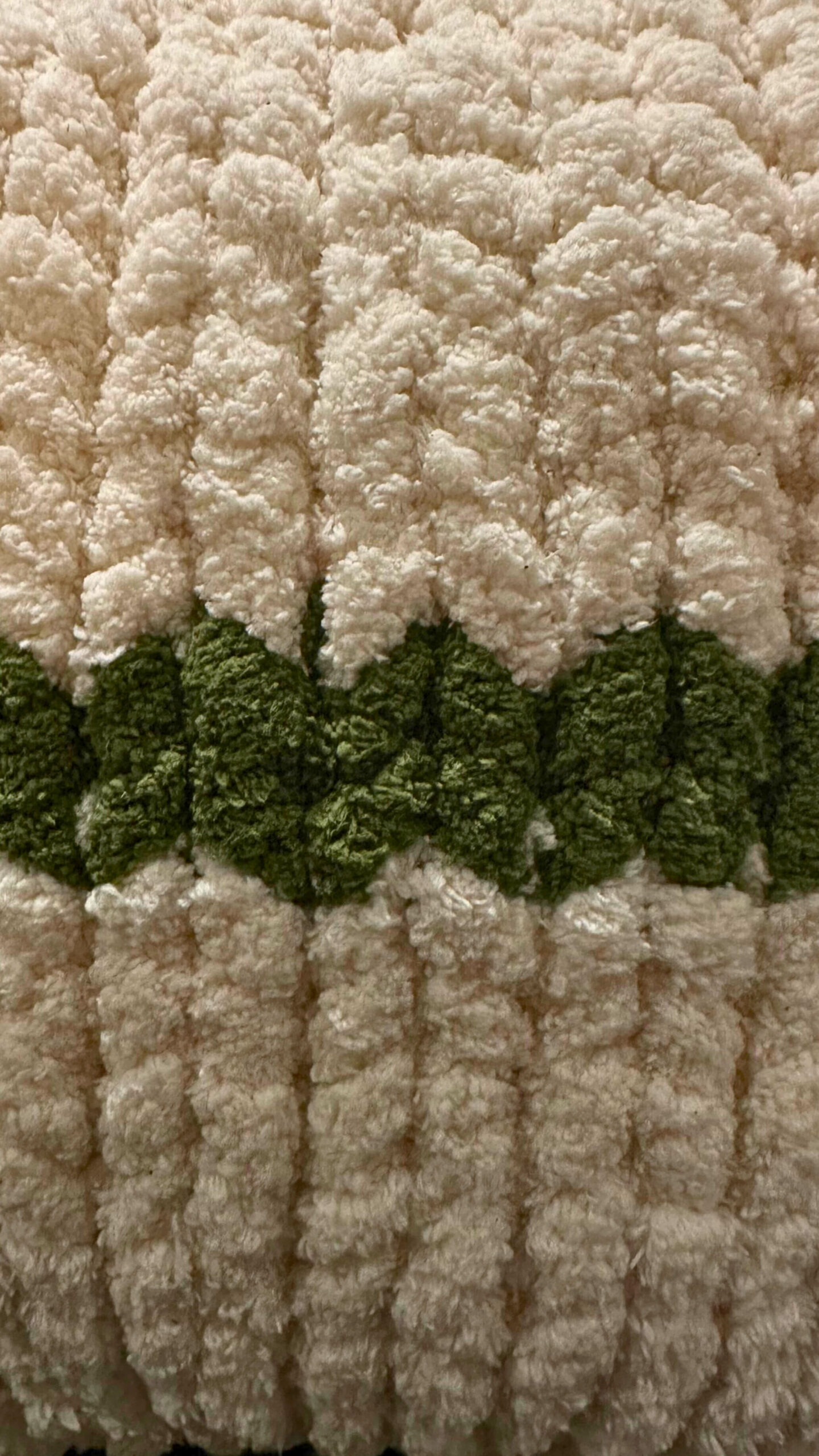 Coussin Blanc crème et Vert olive – Image 5