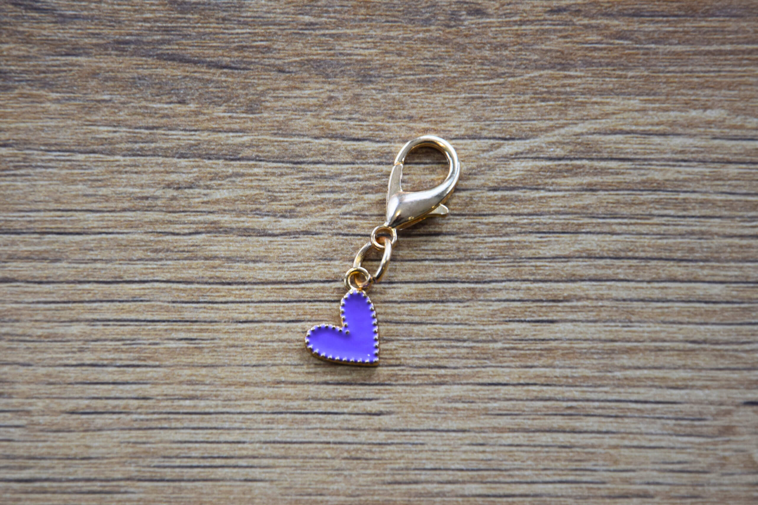 pampille breloque petit coeur violet