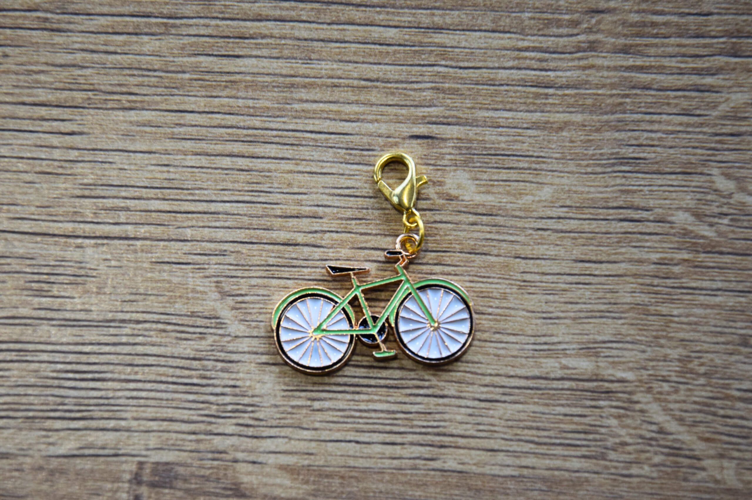 pampille breloque vélo rétro vert